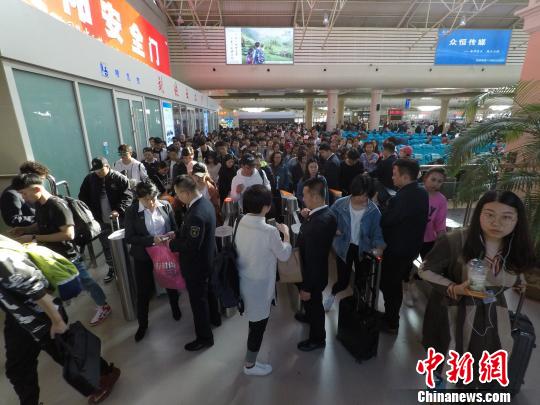 大连站预计发送旅客32.6万人次推出多项便民举措