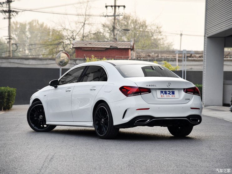 北京奔驰 奔驰A级 2019款 A 200 L 运动轿车先行特别版