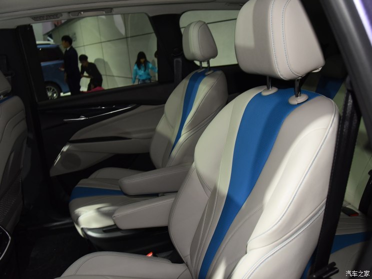 上汽大通 上汽大通G50 2019款 1.5T 首发款自动豪华版 7座