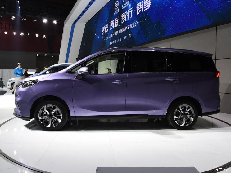 上汽大通 上汽大通G50 2019款 1.5T 首发款自动豪华版 7座