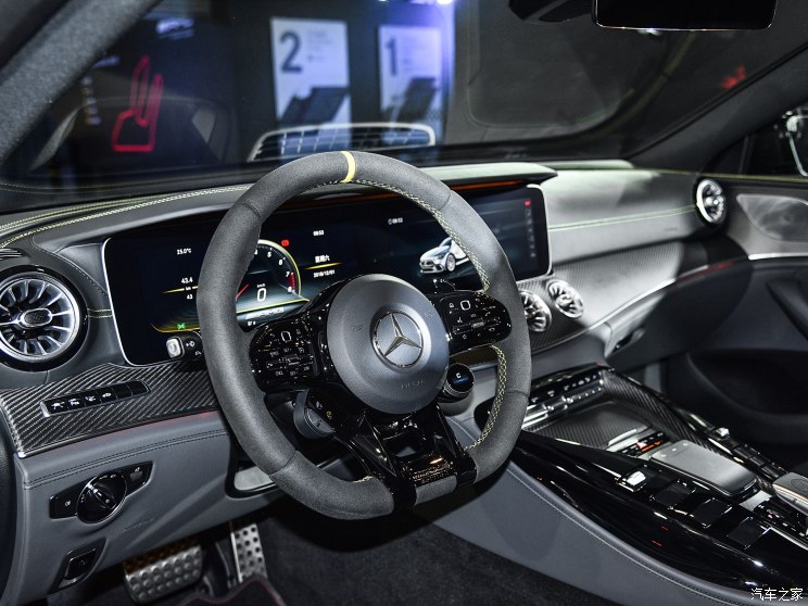 梅赛德斯-AMG AMG GT 2019款 AMG GT 63 S 4MATIC+ 四门跑车
