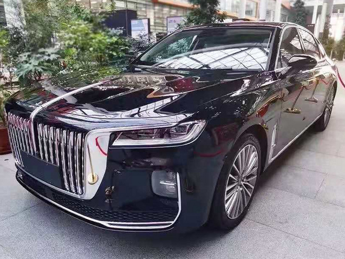 红旗H9旗舰轿车2.0T版谍照 售价预计不到30万-图1