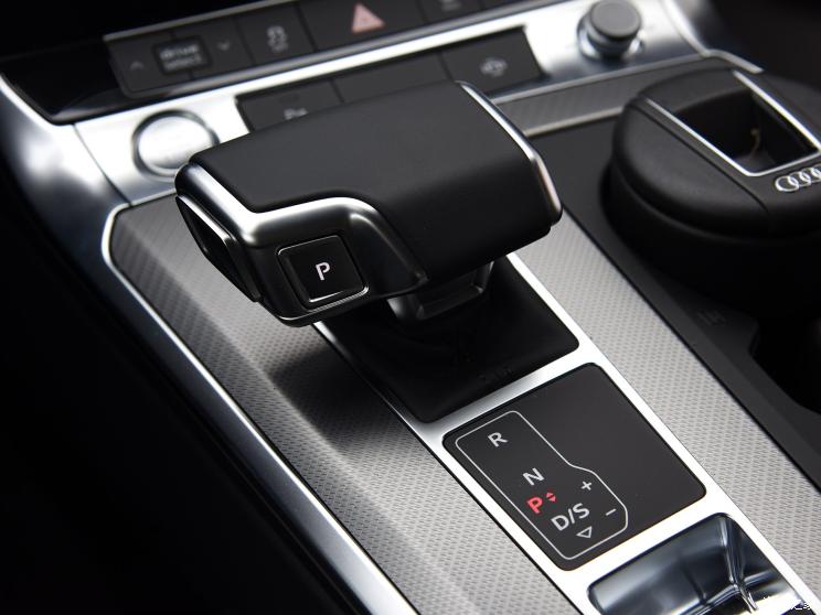 奥迪(进口) 奥迪A6(进口) 2020款 Avant 先锋派 45 TFSI 臻选动感型