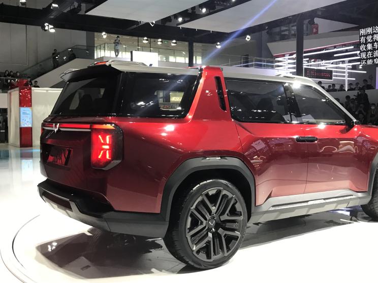 五菱银标概念车——宏光侠亮相成都车展
